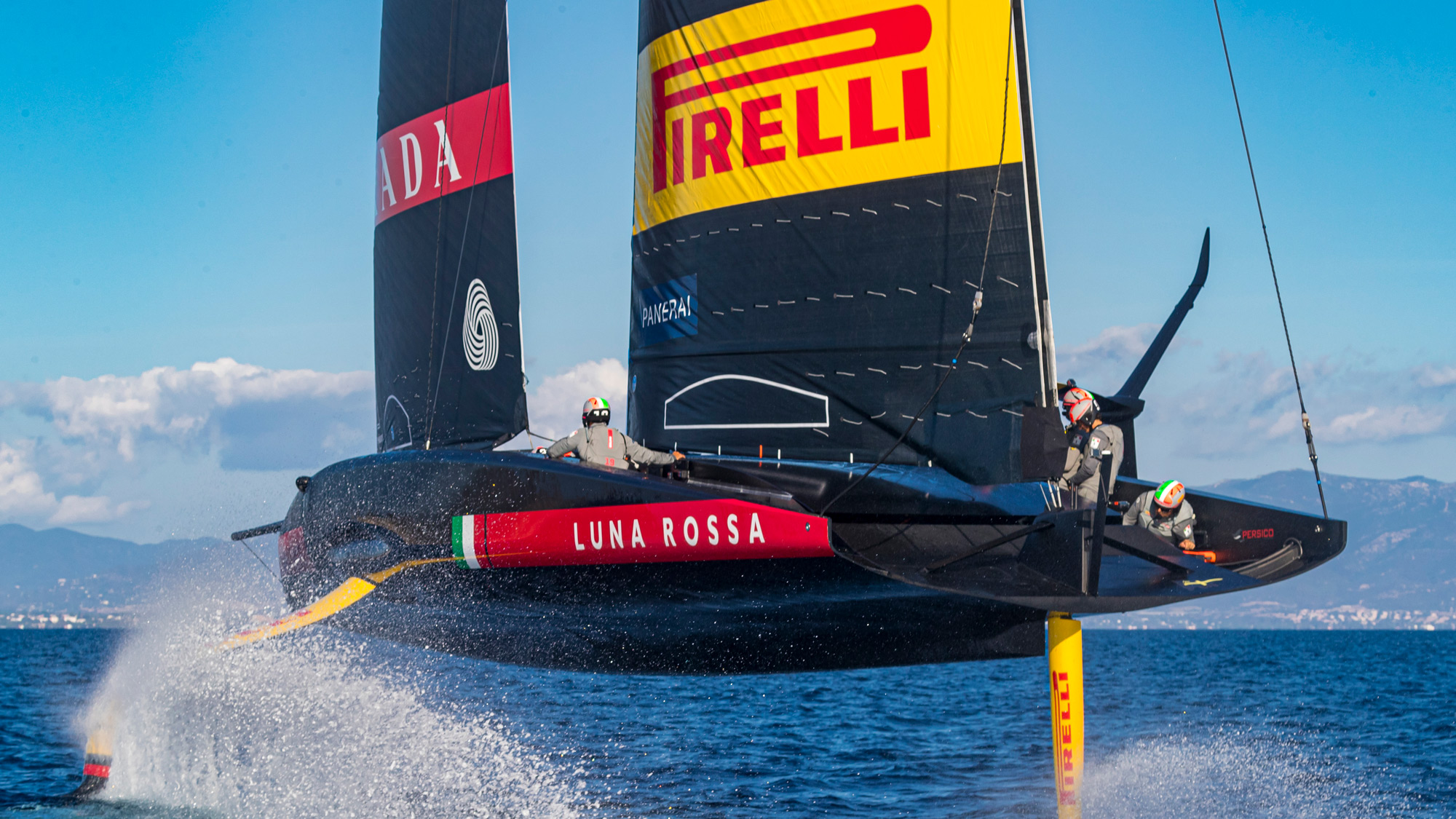 luna rossa prada pirelli shop
